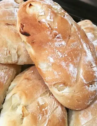 Ricetta Filoncini di pane alle cipolle di Vavalina