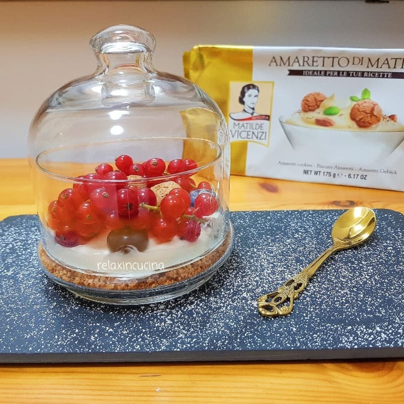 Monoporzione di cheesecake con amaretti