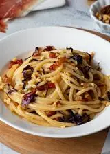 Ricetta Spaghettone XXL Pasta Garofalo con gorgonzola speck radicchio e noci