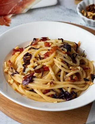 Ricetta Spaghettone XXL Pasta Garofalo con gorgonzola speck radicchio e noci di valentinaprevidi