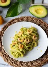 Ricetta Spaghetti Pasta Garofalo con crema di avocado e gamberetti