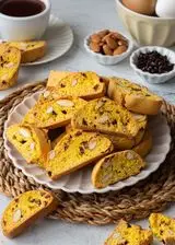 Ricetta Cantucci allo zafferano con mandorle e gocce di cioccolato