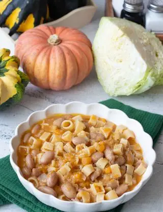 Ricetta Zuppa con Play your pasta di Pasta Garofalo con verza, zucca e fagioli borlotti di valentinaprevidi
