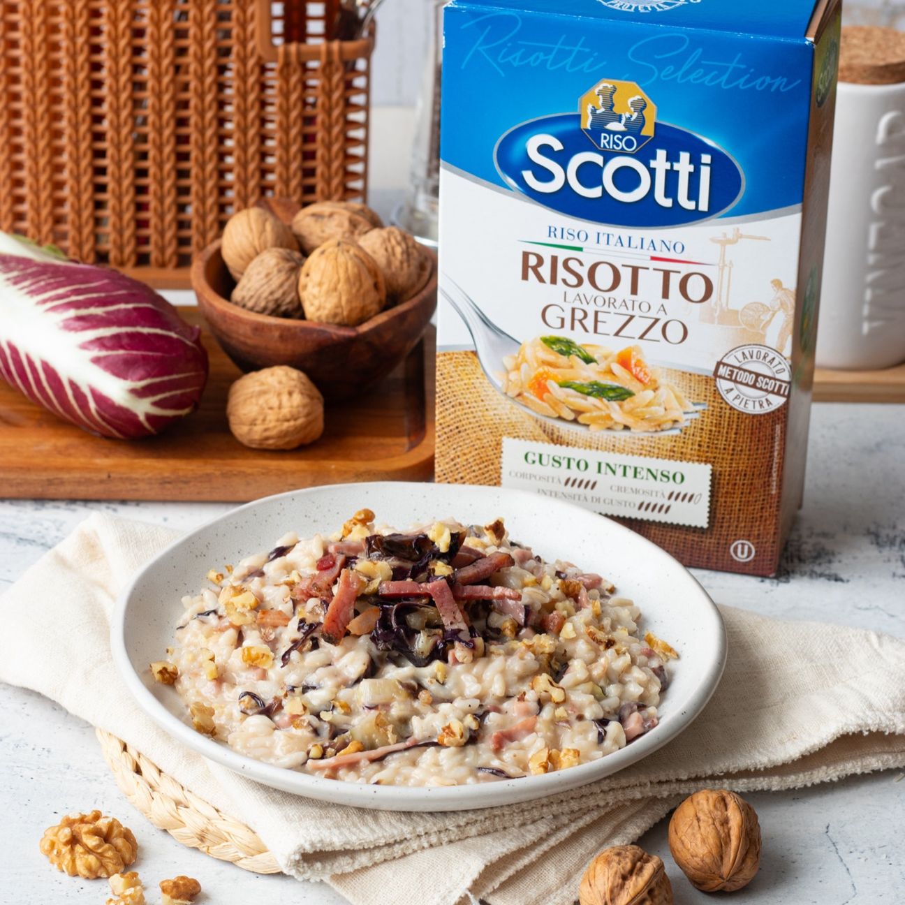 Risotto lavorato a grezzo di Riso Scotti con radicchio speck e noci