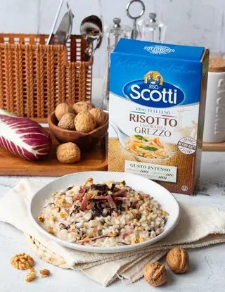 Ricetta Risotto lavorato a grezzo di Riso Scotti con radicchio speck e noci di valentinaprevidi