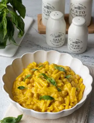 Ricetta Pasta con ceci, provola, zafferano e basilico di valentinaprevidi