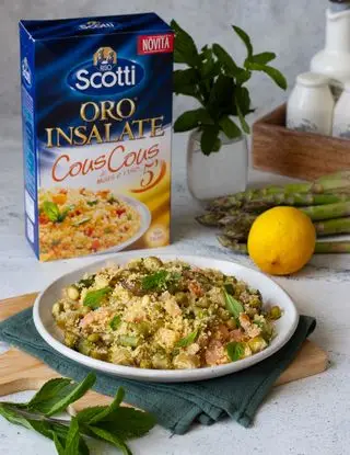 Immagine ricetta Oro insalate Cous Cous di mais e riso di Riso Scotti con piselli e asparagi al limone, salmone affumicato e menta