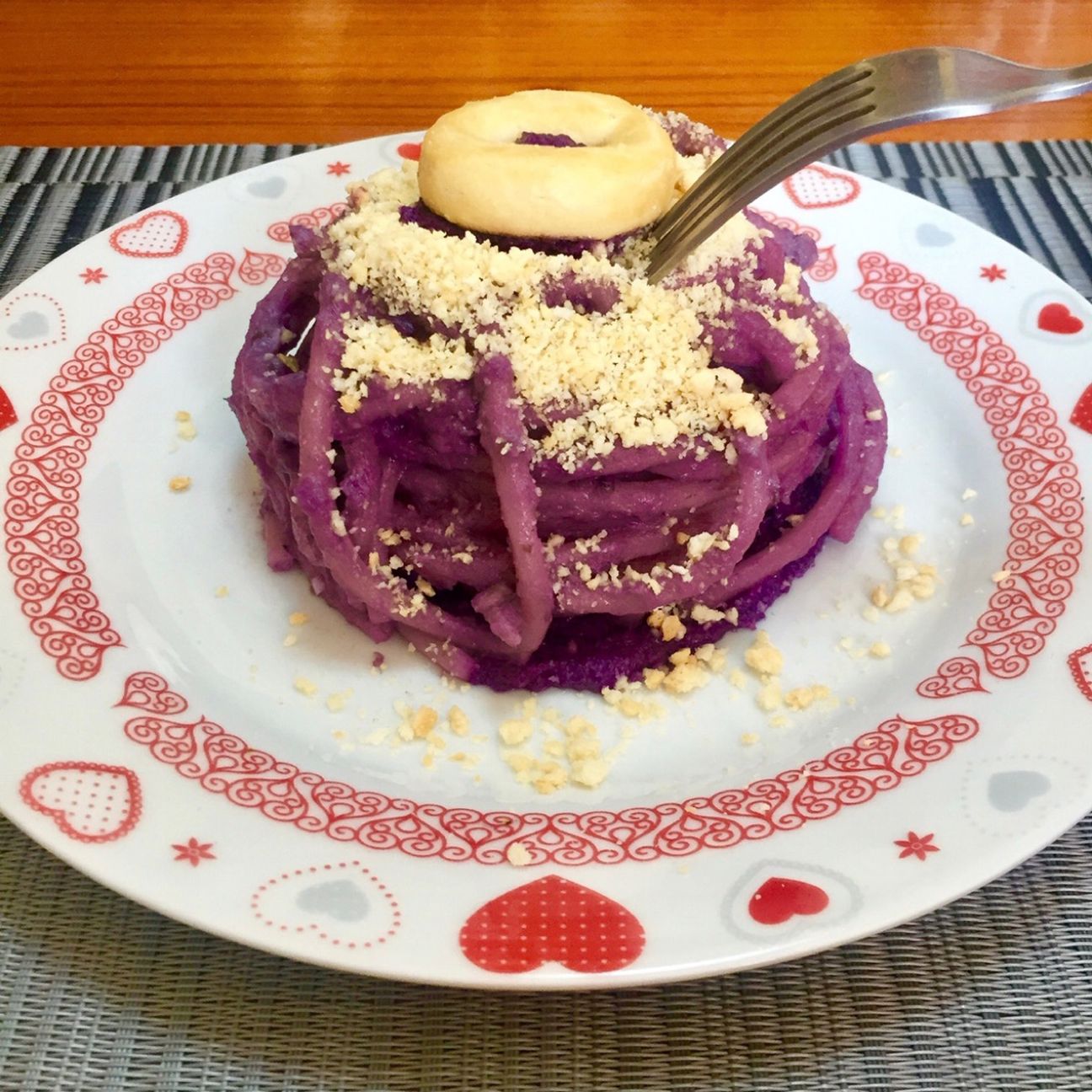 “Spaghetti alla Chitarra con Tonno, Pesto di Cavolo Viola e Briciole di Tarallo Pugliese" versione stregattami 👩🏻‍🍳