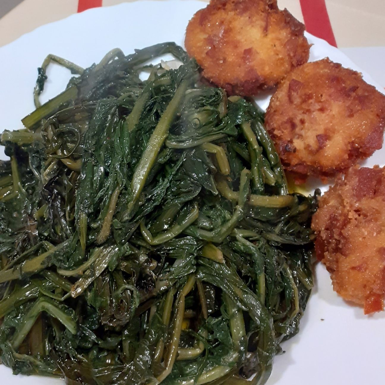 Cicorie con polpette di mortadella
