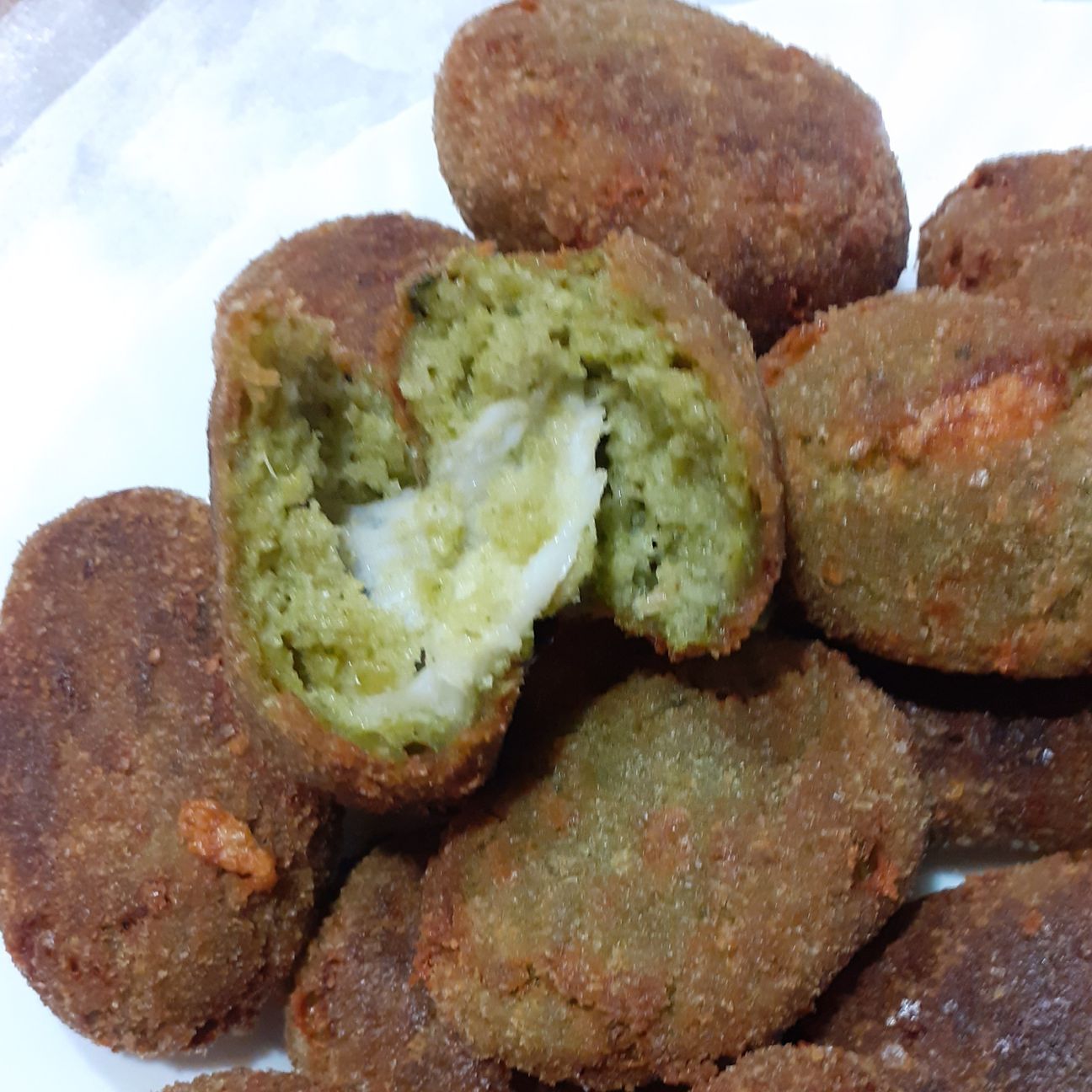 Crocchette di broccoli dal cuore filante