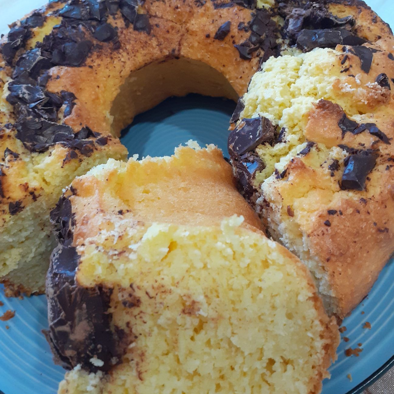 Ciambella al latte con cocco e cioccolato fondente 😋