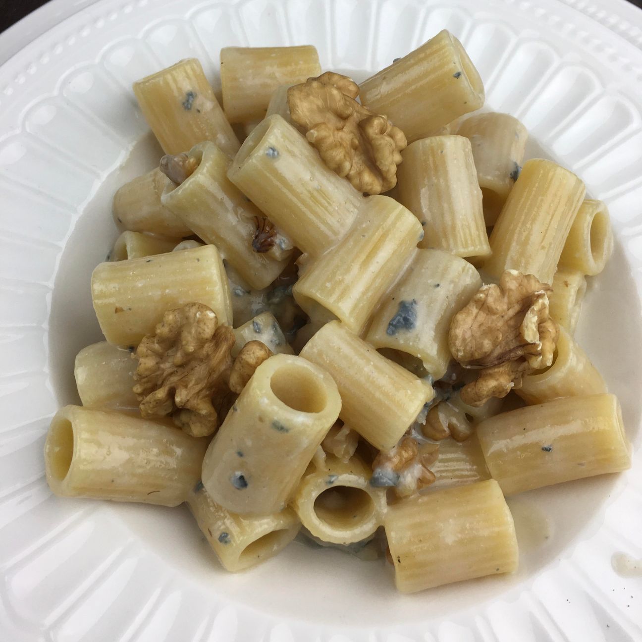 Mezzemaniche gorgonzola e noci