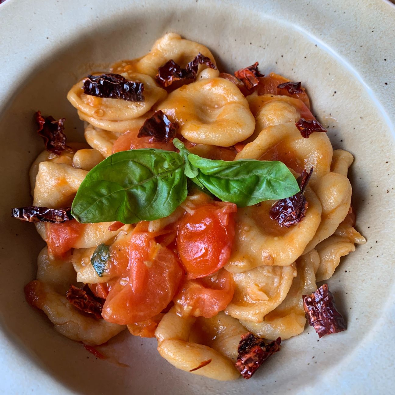 Orecchiette integrali con pomodorini freschi e peperone crusco 🌶