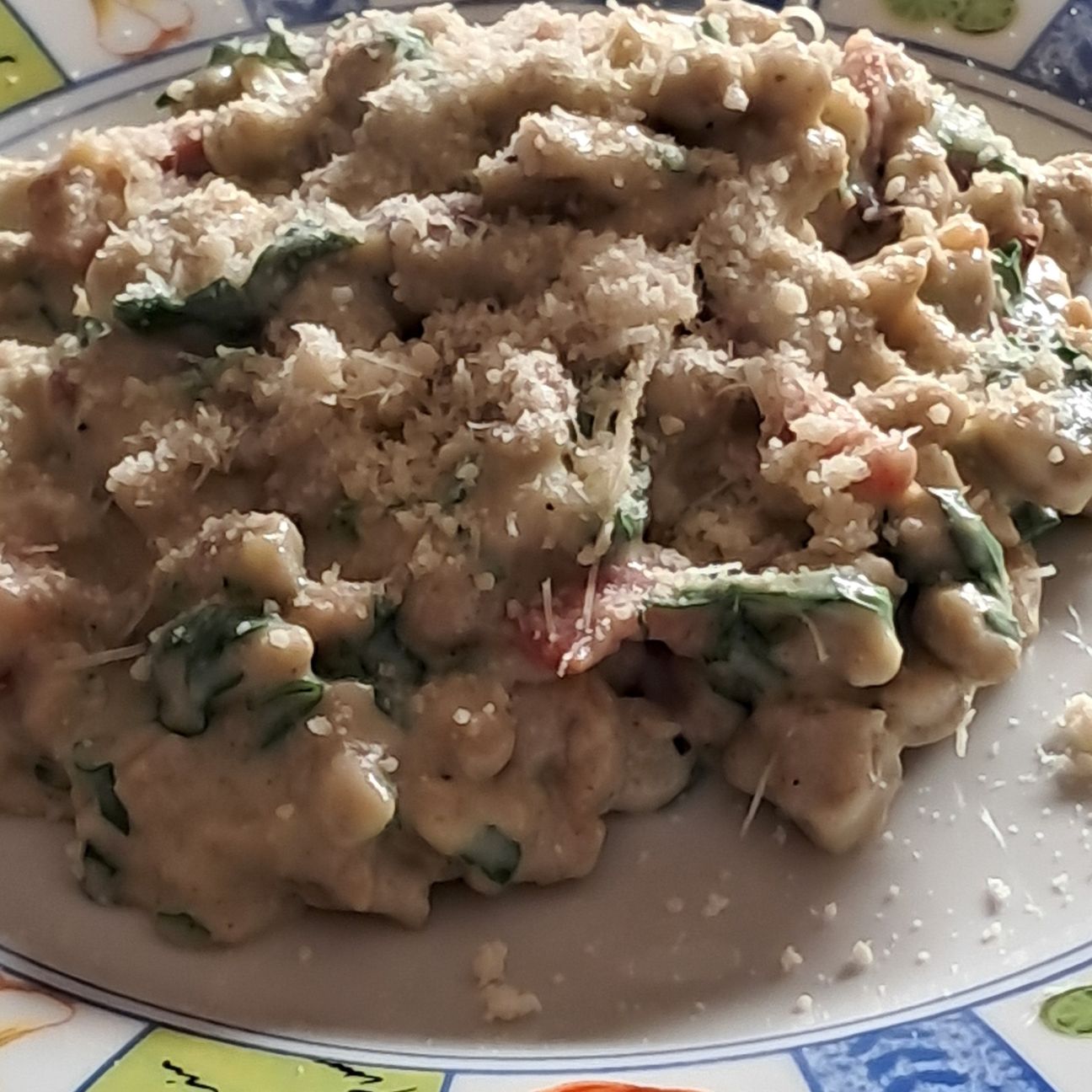 Spatzle di grano saraceno con crema di patate speck e rucola