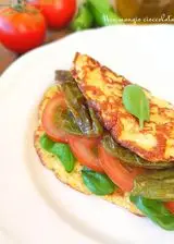 Ricetta Omelette con friggitelli, pomodori e spinacini