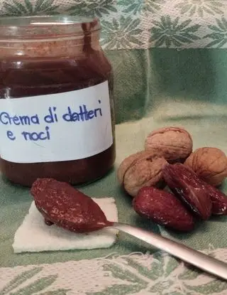 Ricetta Crema spalmabile alle noci e datteri. di monicarla2467
