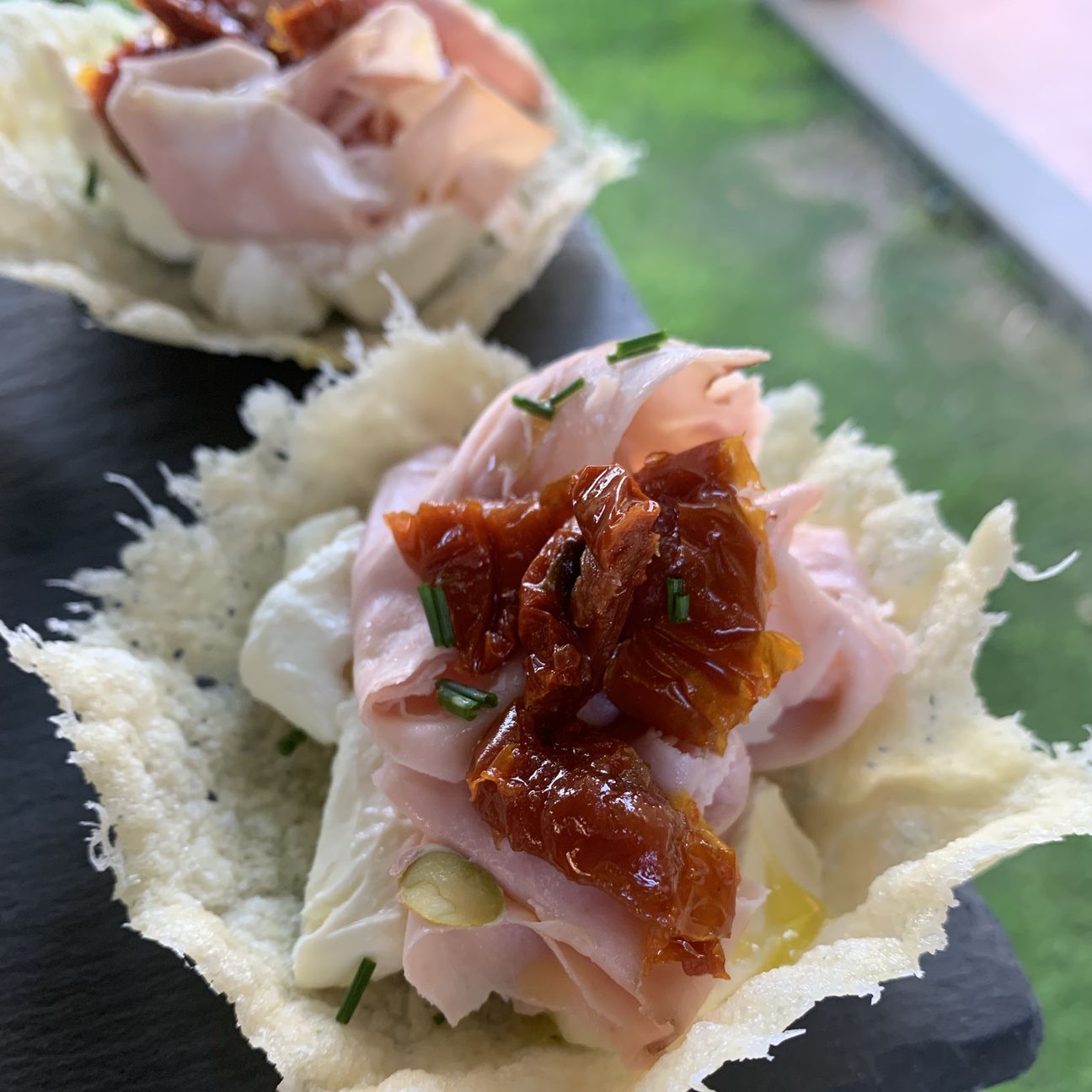 Cialde di Parmigiano con Philadelphia pomodorini secchi e erba cipollina 👩‍🍳