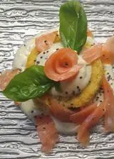Ricetta Tortino di zucchine con robiola al basilico e salmone affumicato