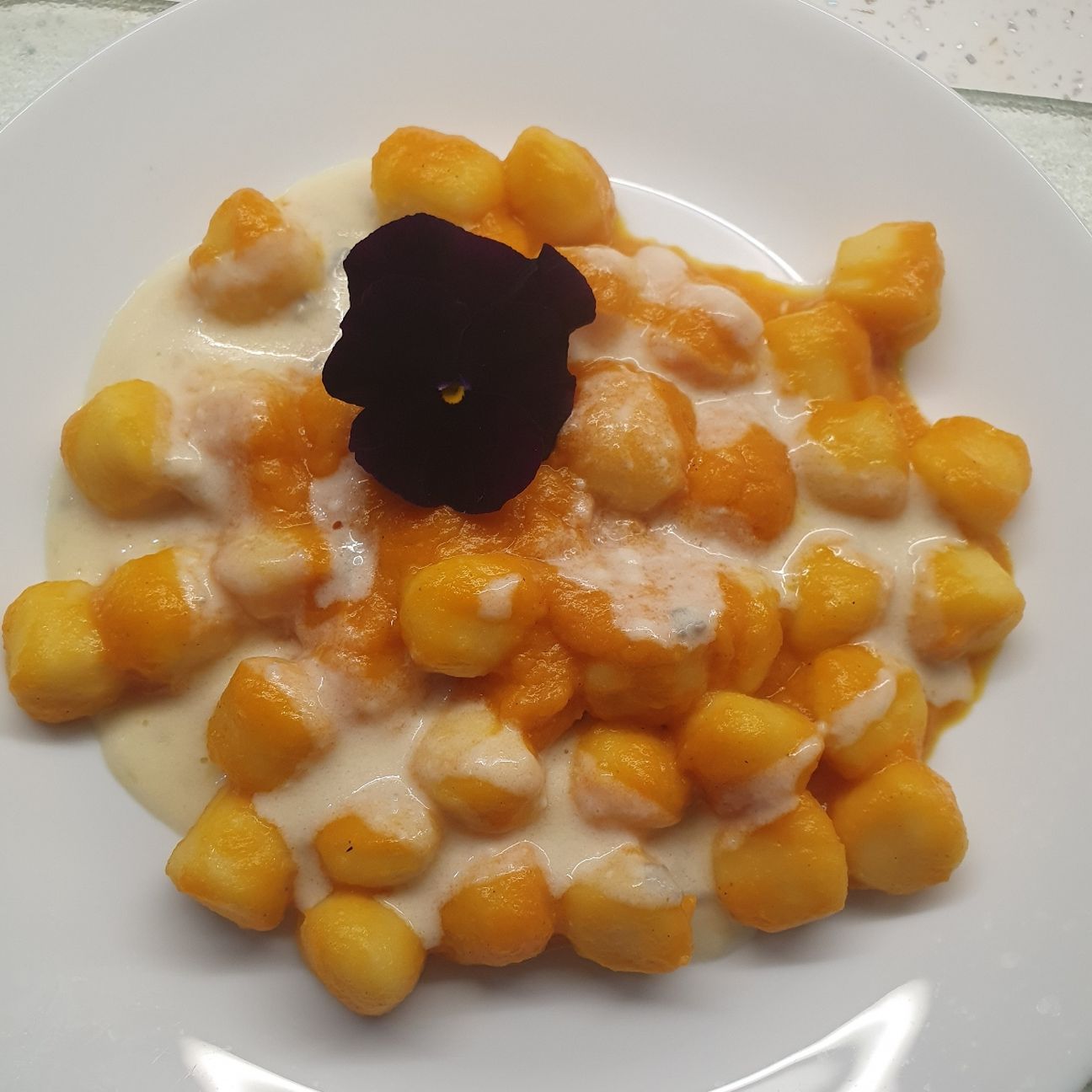 Gnocchi con crema di zucca e fonduta di gorgonzola