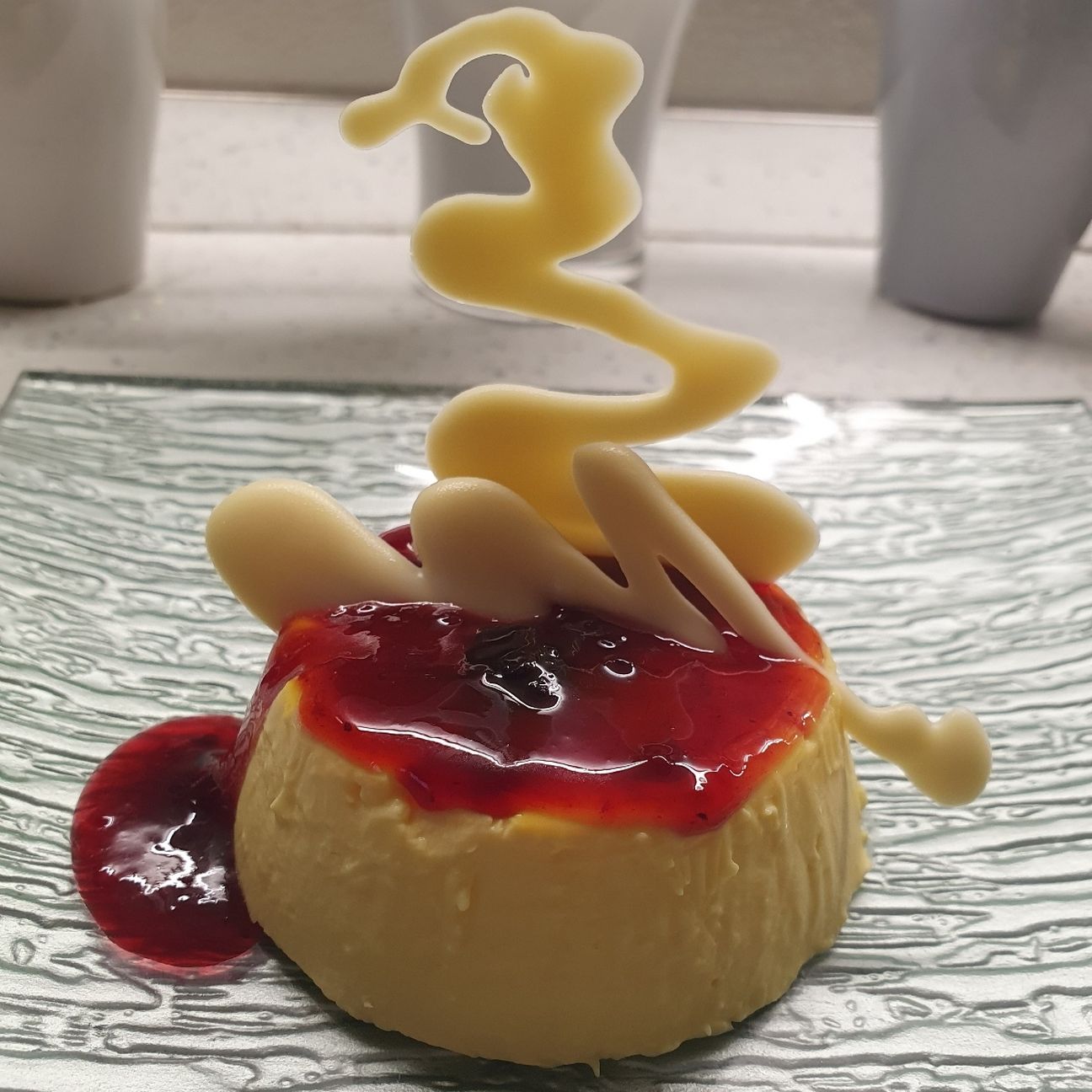 Panna cotta allo Zafferano con marmellata e cioccolato bianco