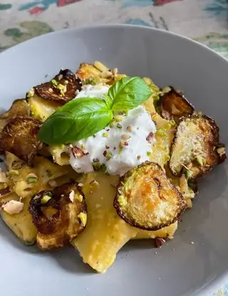 Ricetta Paccheri con pesto di zucchine, pistacchio e burrata di AntoRavi