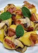 Ricetta Gnocchi ripieni di Gorgonzola con funghi, speck e salvia