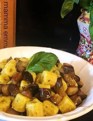 Ricetta Maccheroni di patate al pesto di basilico e melanzane di mammaemma.gnocchi