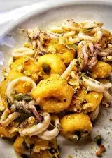 Ricetta Gnocchi di zucca con calamari