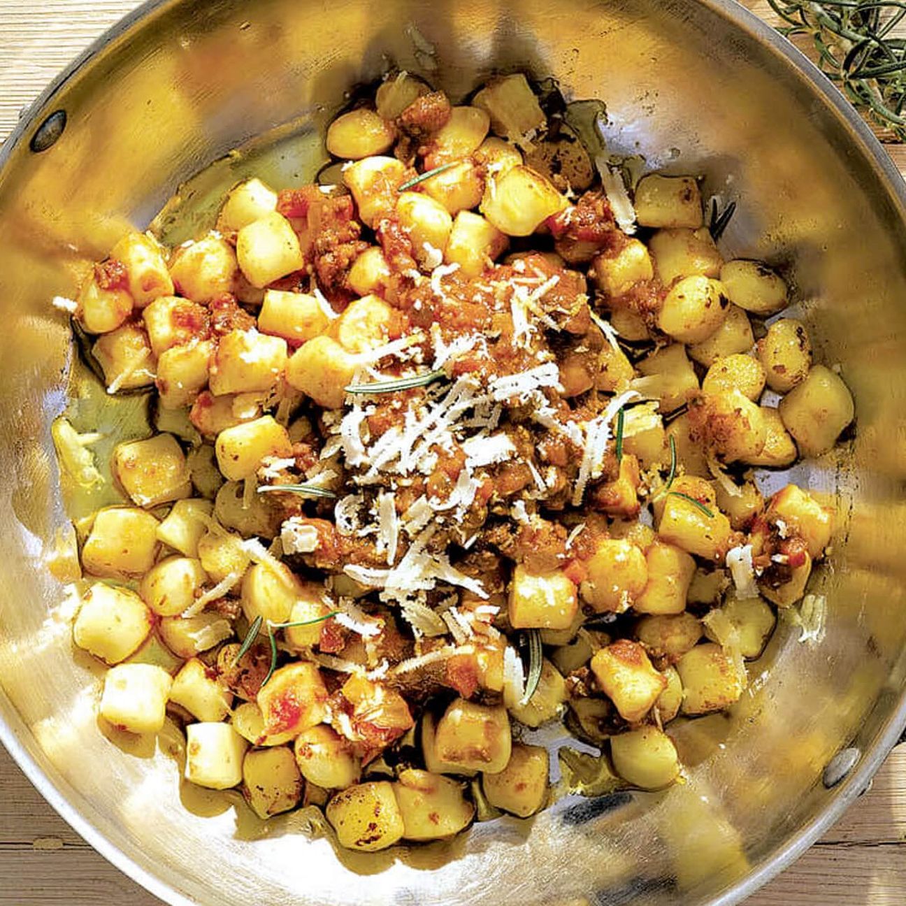 Gnocchetti con ragù di carne