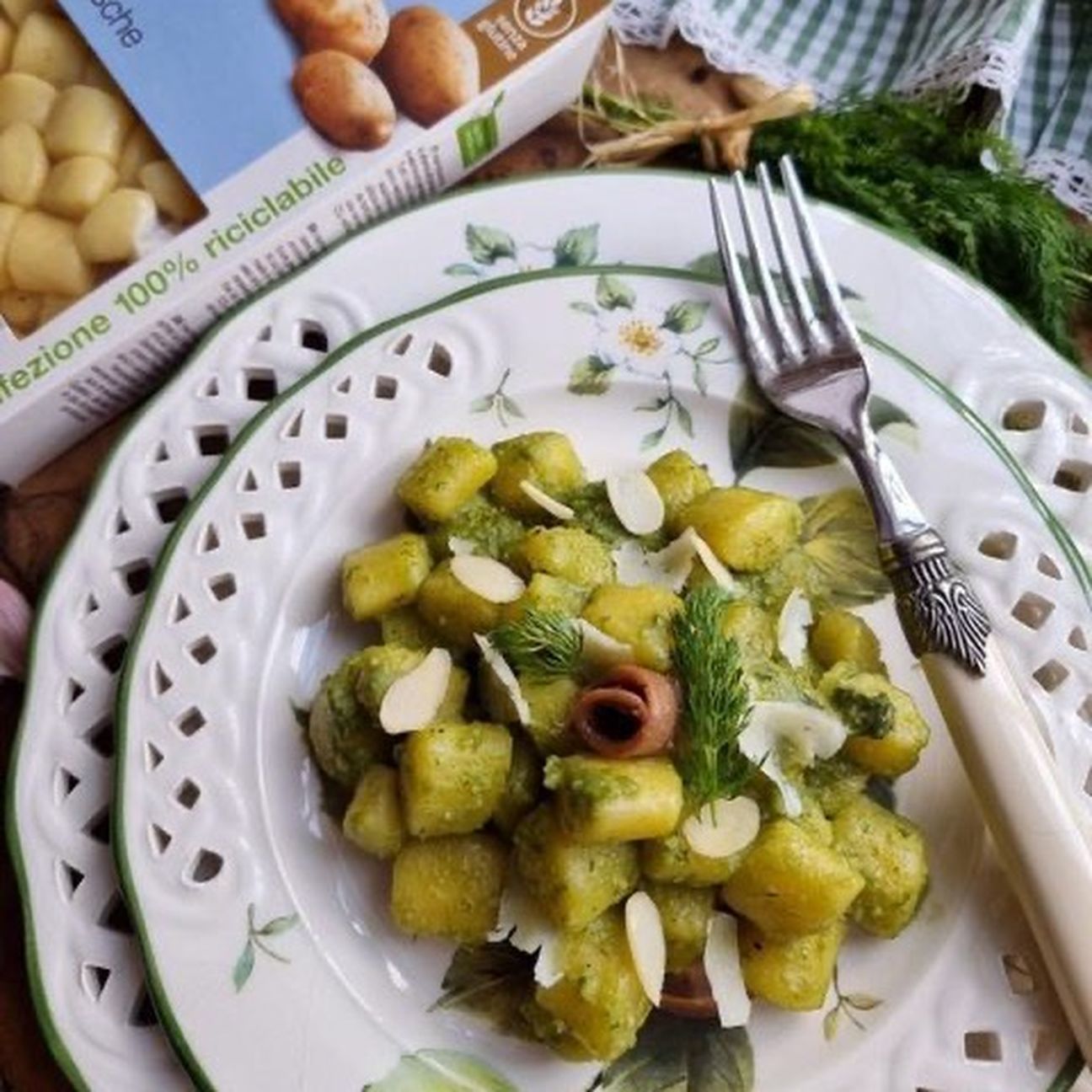Gnocchi di patate senza glutine al pesto di finocchietto e acciughe