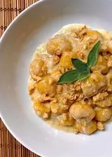 Ricetta Gnocchi di zucca con crema di zola e noci