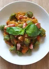 Ricetta Gnocchi di ricotta e spinaci con zucchine e pomodorini