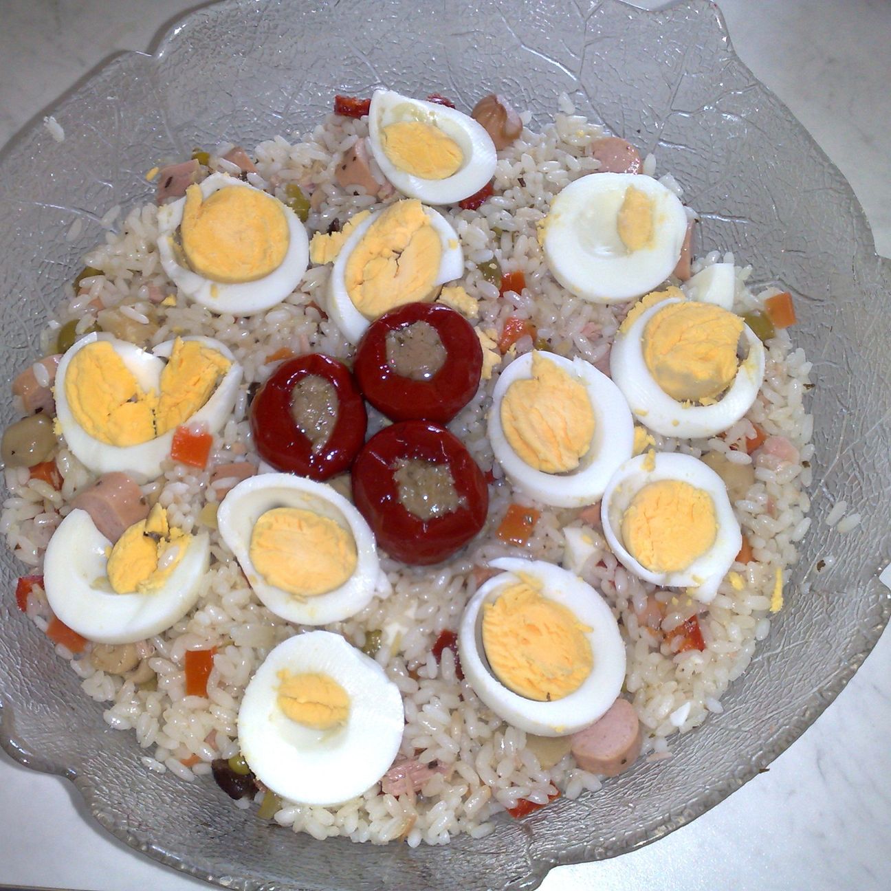 Insalata di riso ricca con maionese