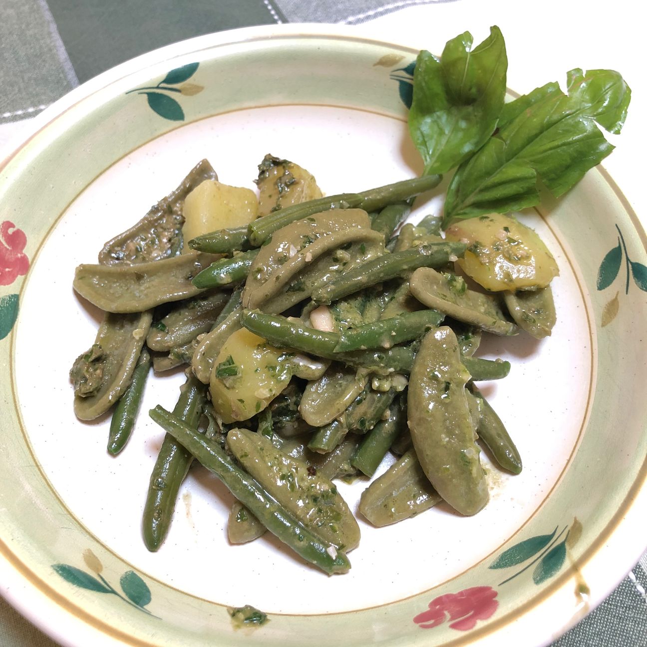 Foglie di ulive al pesto.
