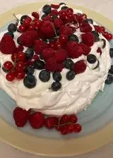 Ricetta Pavlova lamponi, mirtilli e la frutta che vuoi