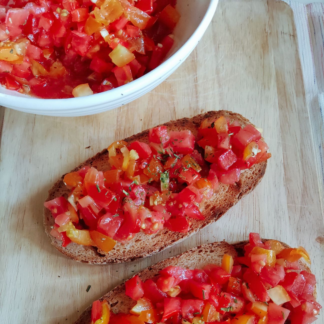 Bruschette ai pomodorini