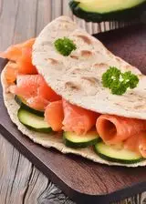 Ricetta Piadina integrale con salmone affumicato e zucchine