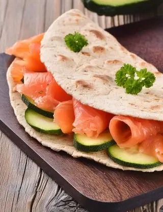 Ricetta Piadina integrale con salmone affumicato e zucchine di roberta_giannelli