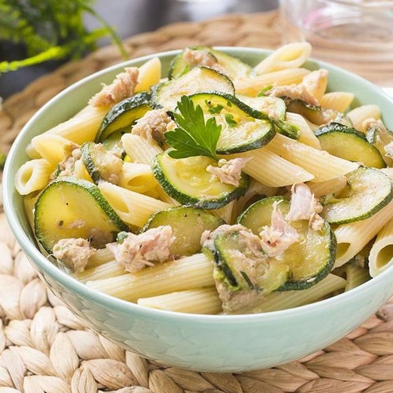 Pasta con tonno al naturale e zucchine