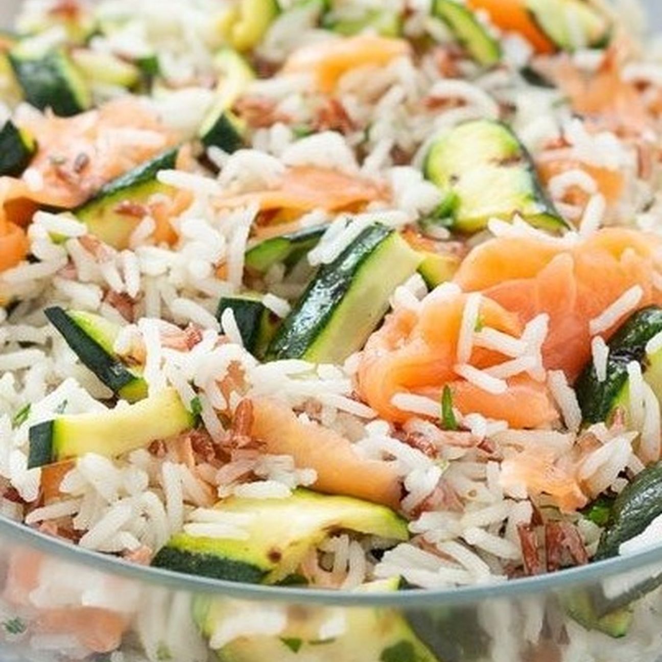 Riso basmati con zucchine e salmone