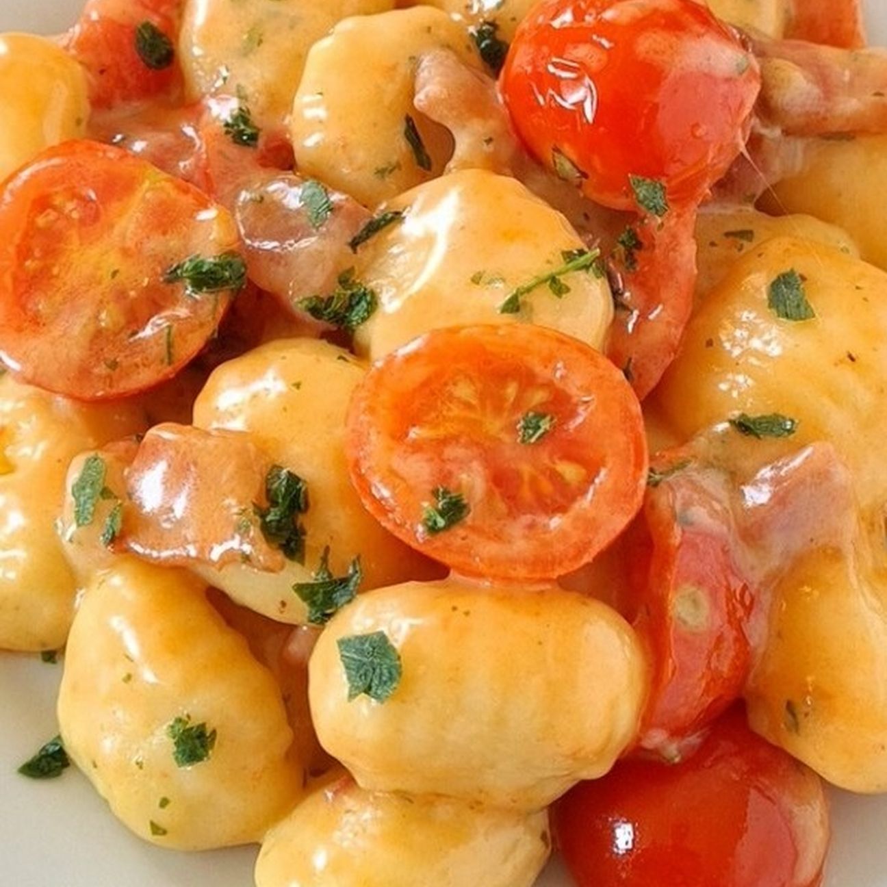 Gnocchi con gorgonzola e pomodorini