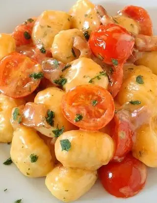 Ricetta Gnocchi con gorgonzola e pomodorini di elena.bondenari