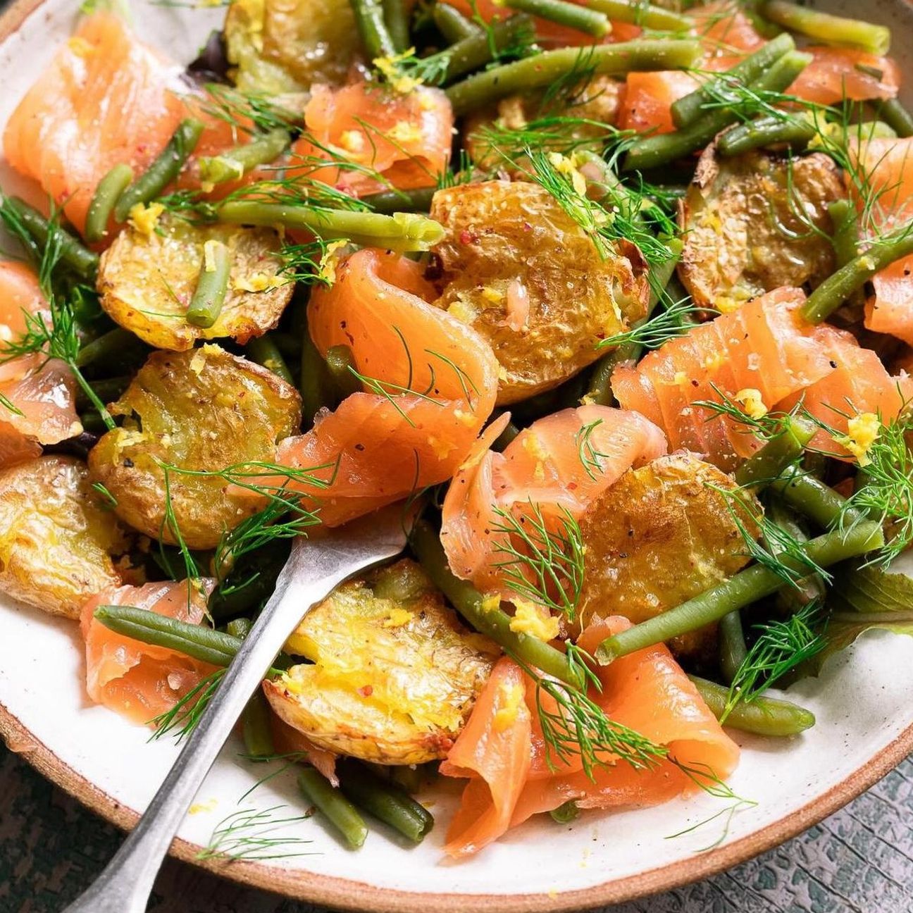 Patate, fagiolini, salmone con aneto fresco