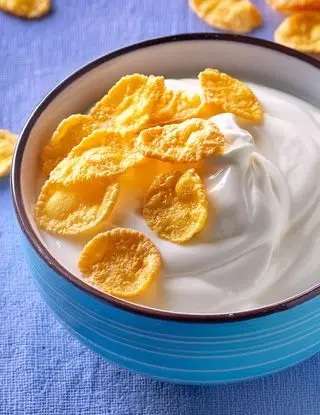 Ricetta Yogurt greco e corn flakes di Magno