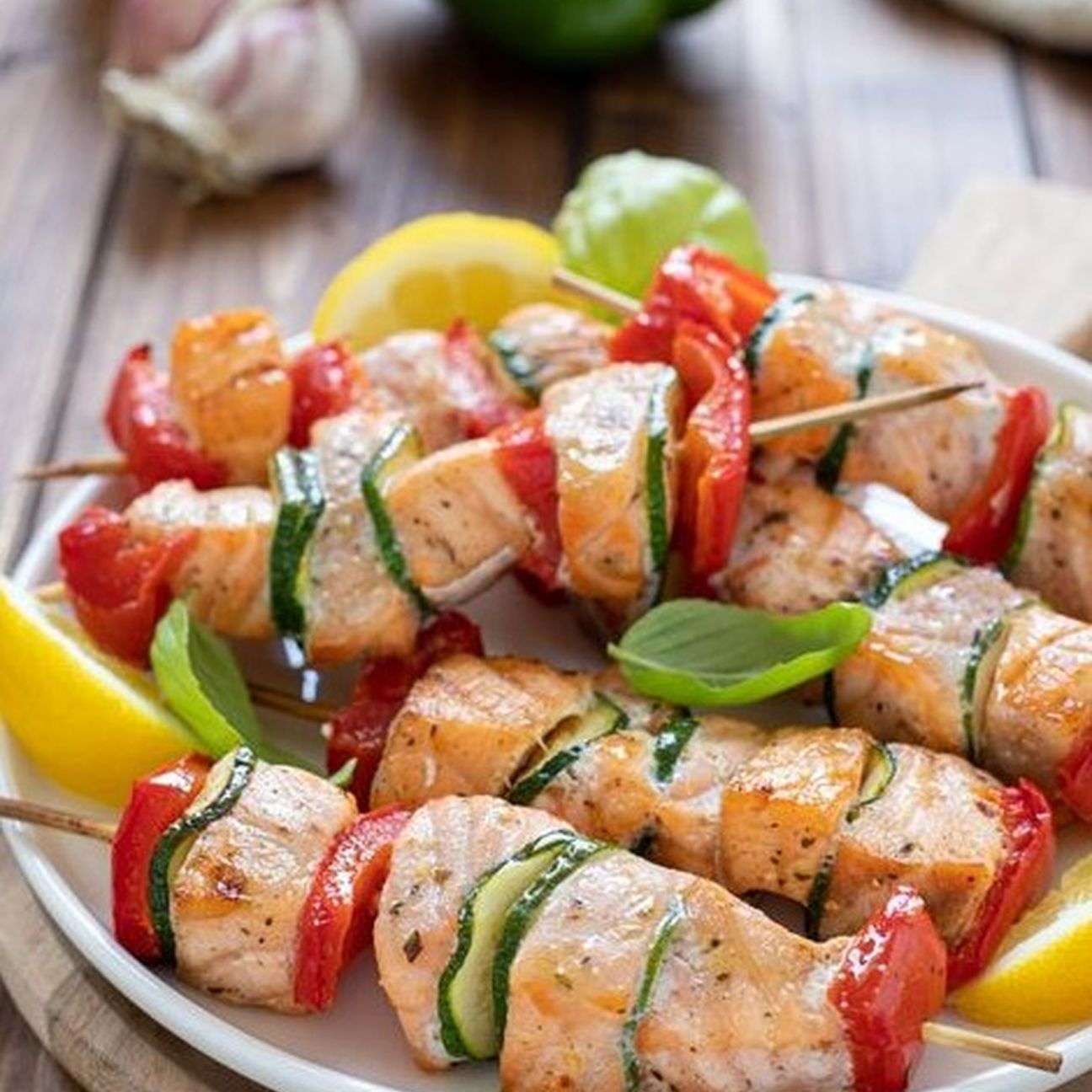 Spiedini di salmone e verdure