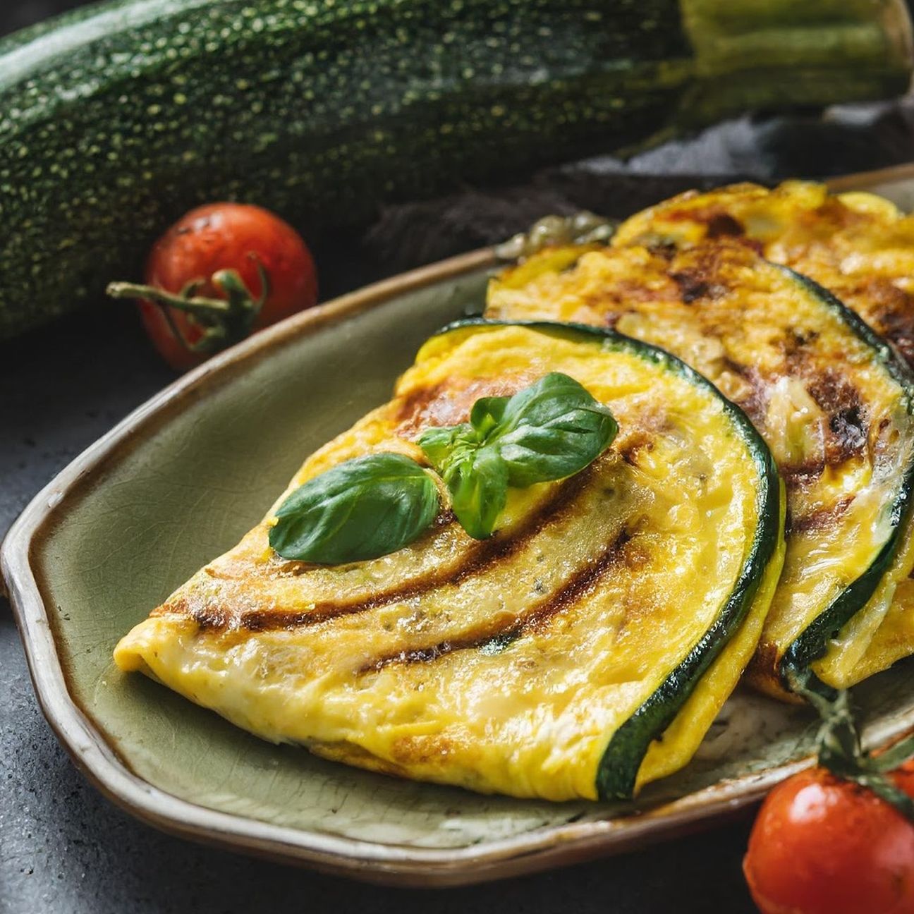 Omelette con zucchine grigliate