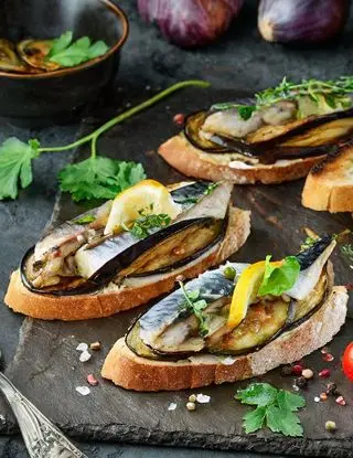 Ricetta Bruschetta con sgombro e melanzane di luigi_delvecchio