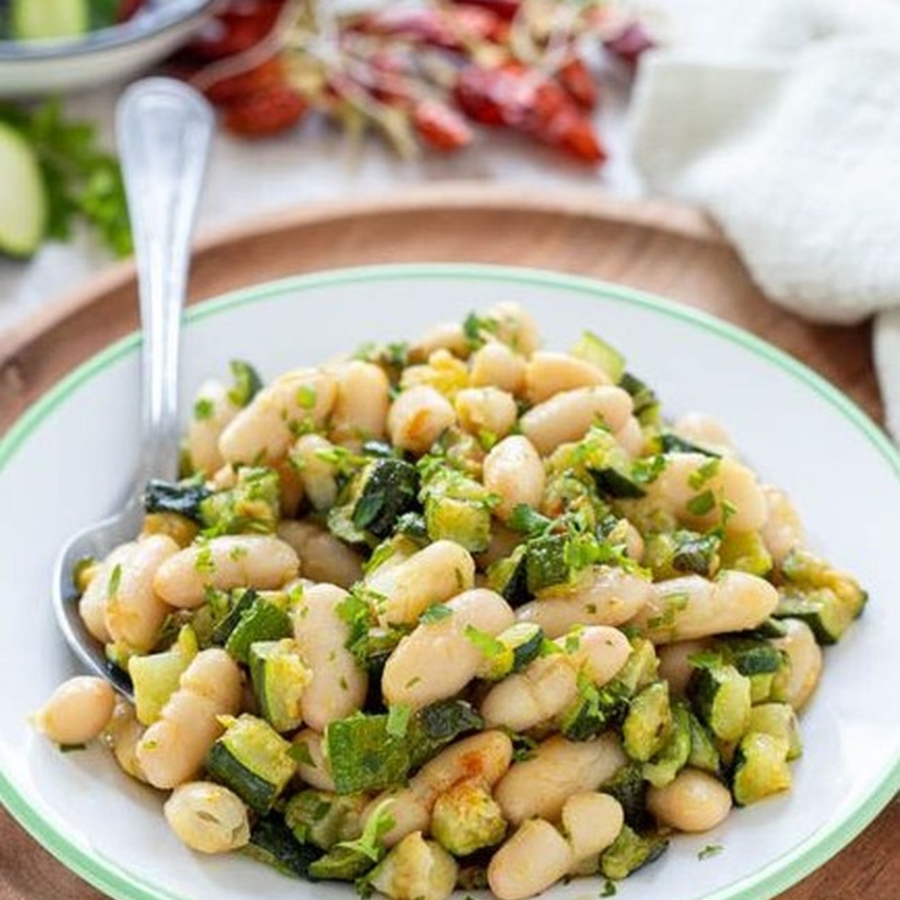Zucchine e fagioli cannellini al profumo di limone e menta