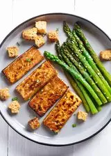 Ricetta Tempeh in padella con asparagi e crostini