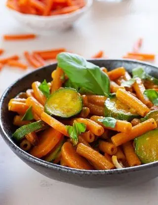 Ricetta Pasta di lenticchie rosse zucchine e carote di veronica_ciuffoli